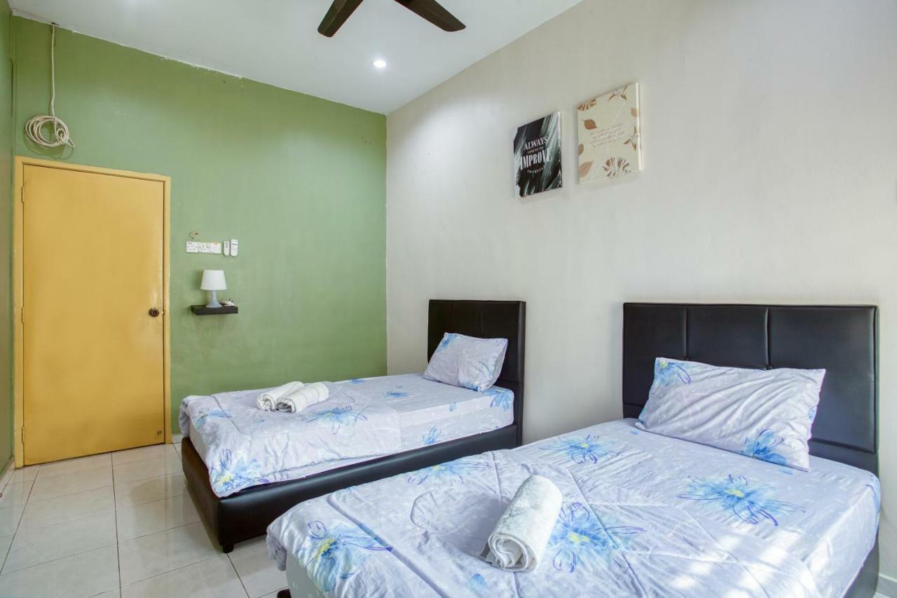 Gunung View Homestay 10 To 12 Pax Near Sunway Tambun Ipoh Exterior foto