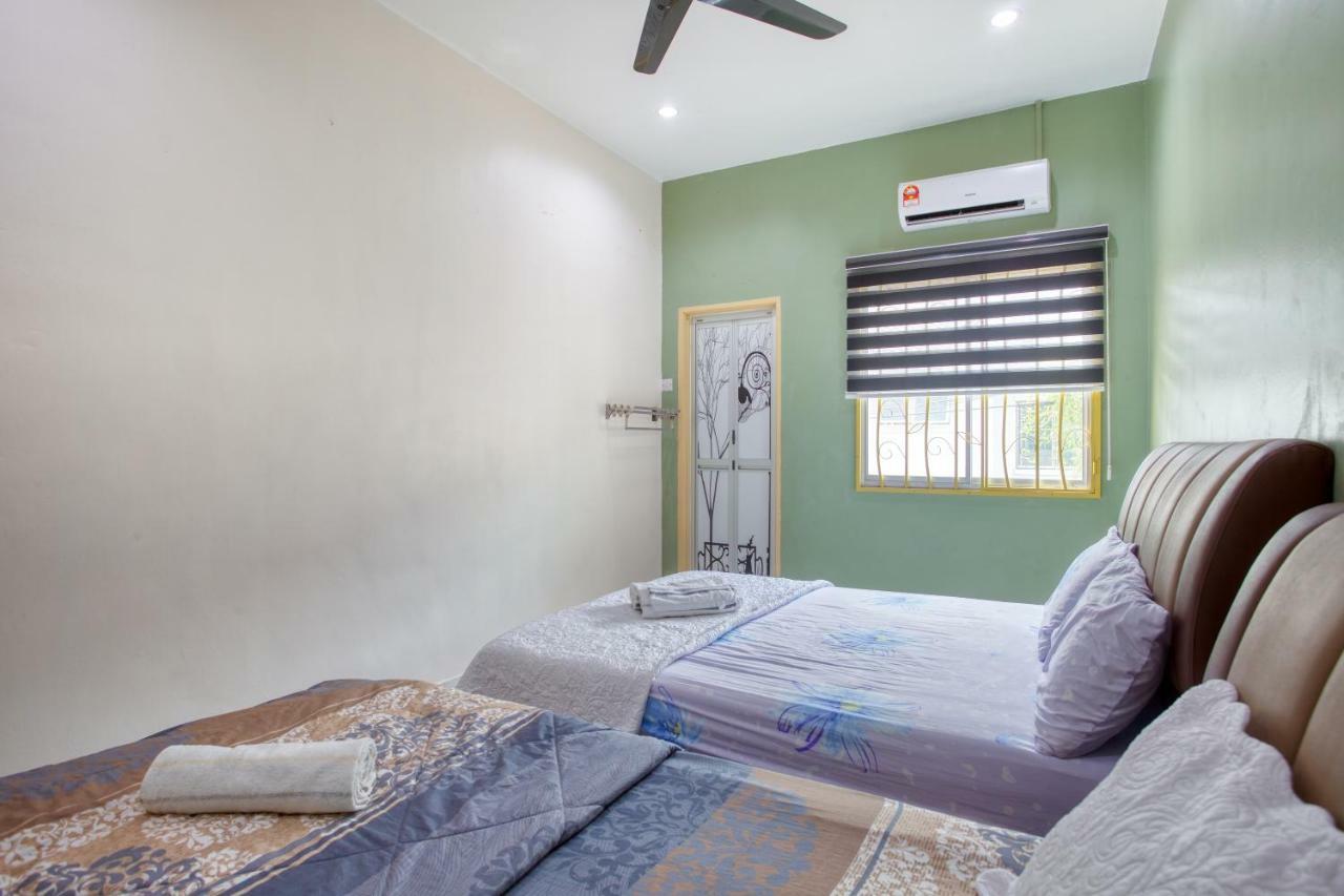 Gunung View Homestay 10 To 12 Pax Near Sunway Tambun Ipoh Exterior foto